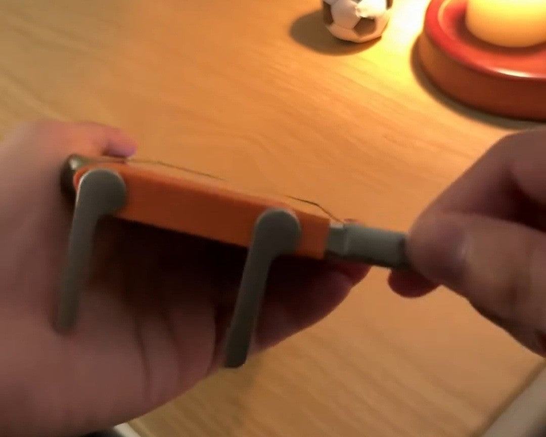 Fold-Out Stand Arms