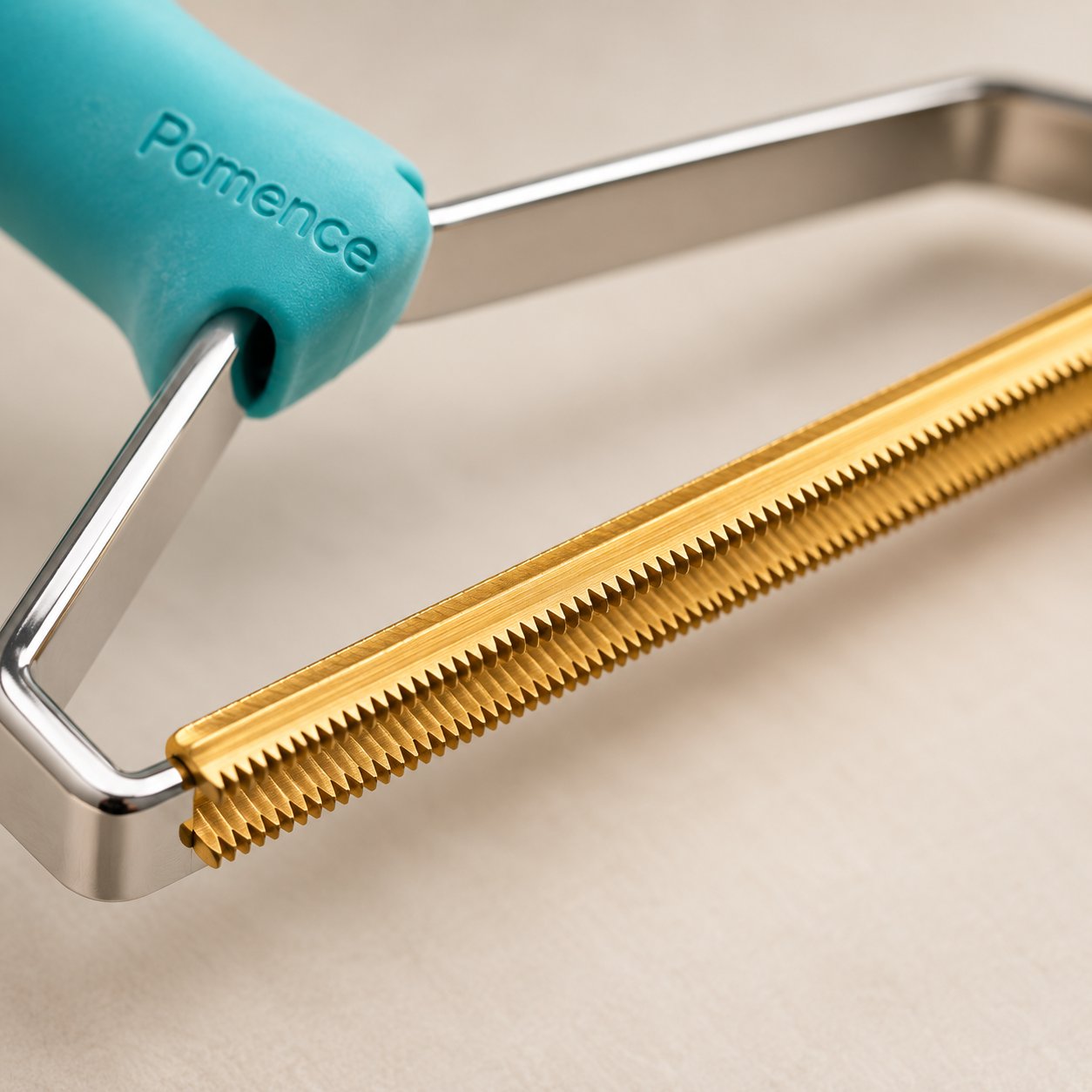 Serrated metal cleaning edge